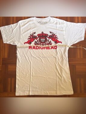 Radiohead Bear Crest W.A.S.T.E. White T-Shirt size Medium NWOT